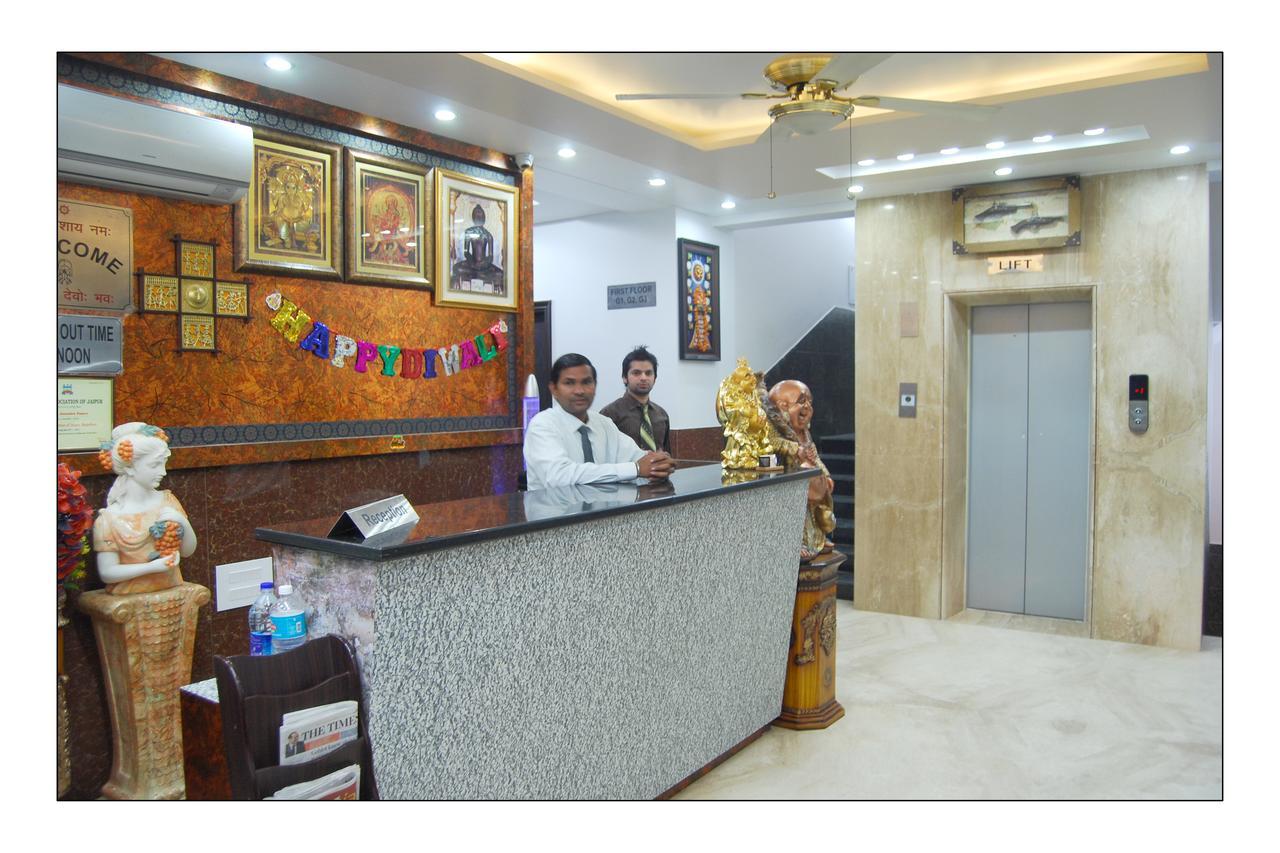 Hotel Jinendra Palace Jaipur Buitenkant foto