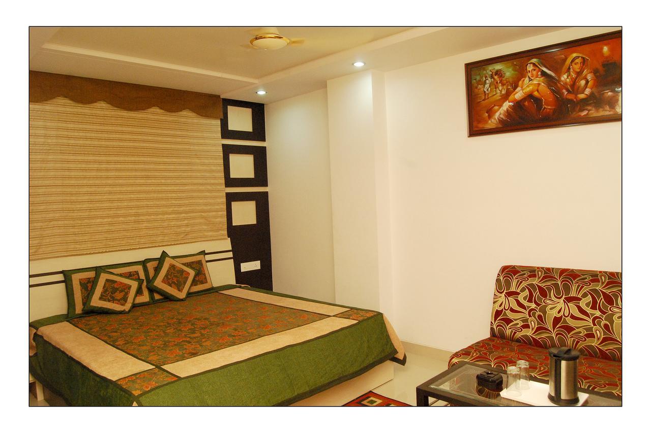 Hotel Jinendra Palace Jaipur Buitenkant foto